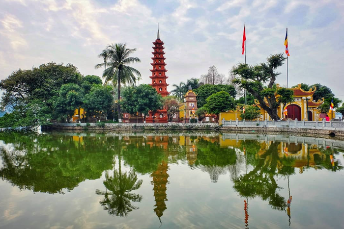 Tran Quoc pagoda 